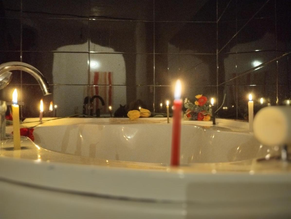Hostal Valencia - Private Room With Bathroom Chefchaouen Ngoại thất bức ảnh