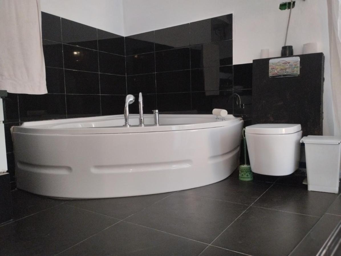 Hostal Valencia - Private Room With Bathroom Chefchaouen Ngoại thất bức ảnh