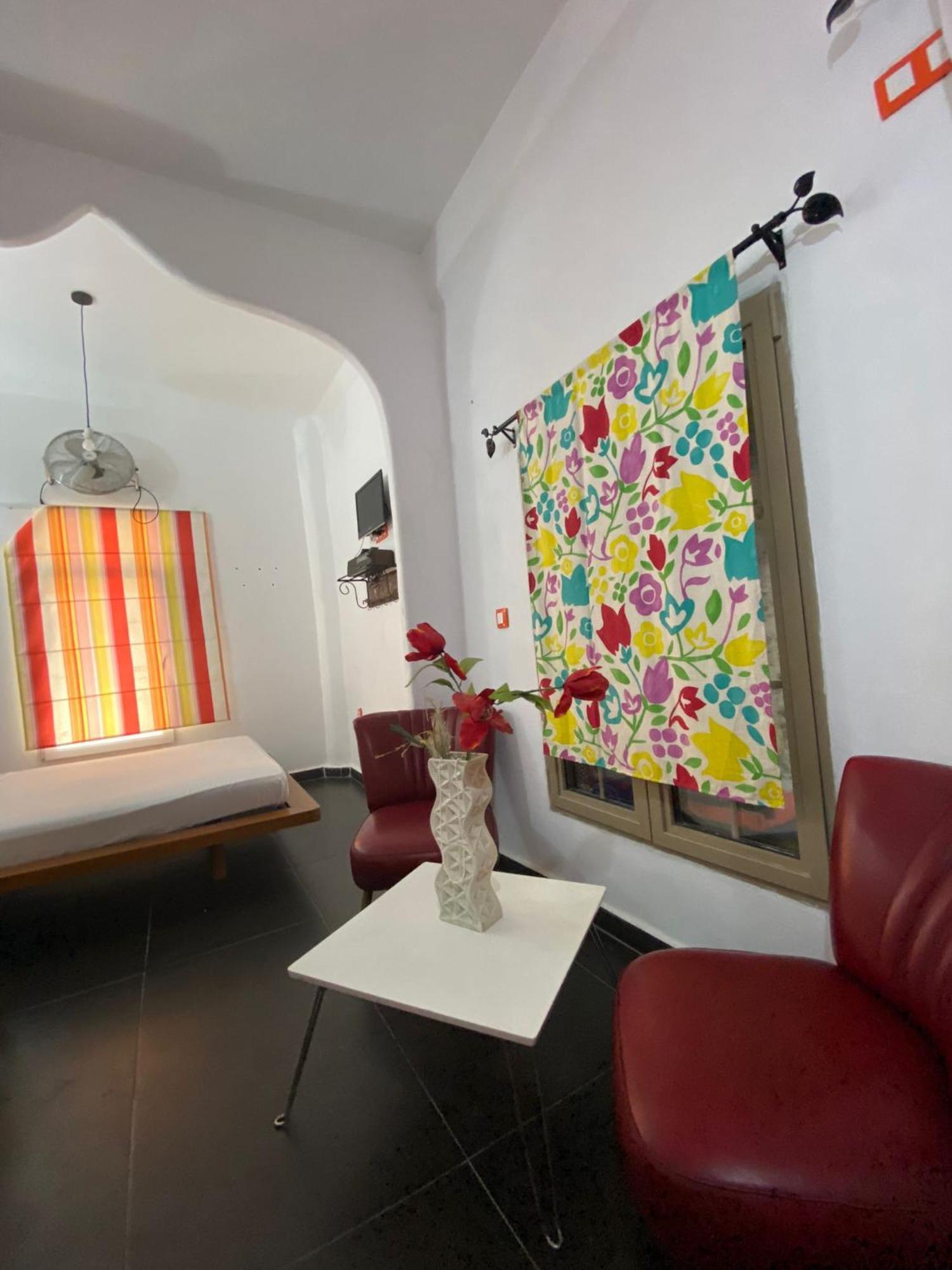 Hostal Valencia - Private Room With Bathroom Chefchaouen Ngoại thất bức ảnh