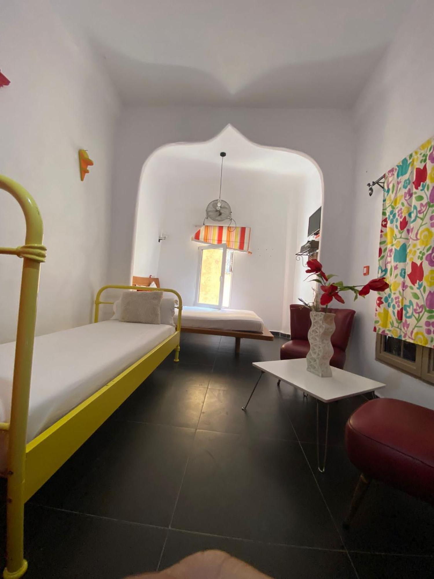 Hostal Valencia - Private Room With Bathroom Chefchaouen Ngoại thất bức ảnh